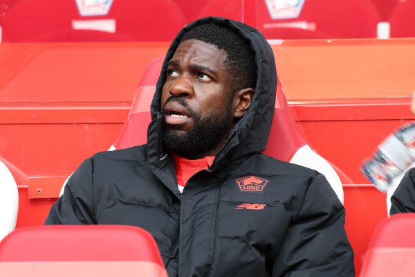 Bị tra tấn bởi chấn thương đầu gối, tin tức của đội: Umtiti 31 tuổi đang xem xét nên tiếp tục chơi bóng đá hay nghỉ hưu