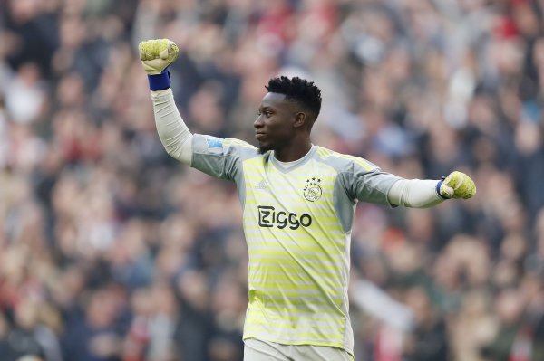 ❌onana đã bị đình chỉ trong một năm và sau đó được Inter Milan miễn thị thực. Sau khi trở lại đỉnh cao, màu xanh và đen đã bán 50,2 triệu nhân dân tệ.