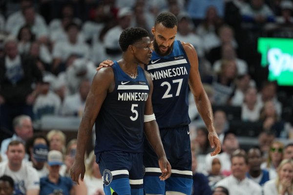 Gobert: Đồng đội đang trở nên trưởng thành hơn. Thật sự rất vui khi thấy loại tăng trưởng này