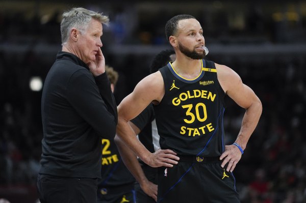 Sự đảo ngược của Pacers còn sót lại đã bộc lộ nhiều vấn đề. Warriors còn một chặng đường dài phía trước tại Western Conference.