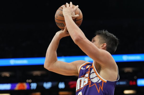 Cuối cùng nó đã vỡ! Grayson Allen đã phá kỷ lục nhượng quyền thương mại với 10 quả ba điểm. Trước đây anh ấy đã ghi được 9 điểm trong một trận đấu ba lần.