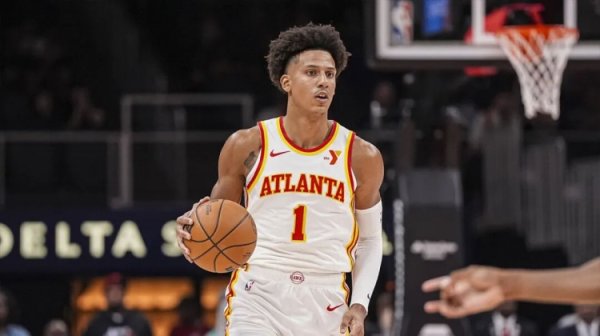 Vai Booker với Suns, siêu phẩm triple-double của Jaylen Johnson