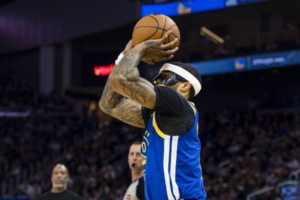 Cole: Payton Jr. là một hậu vệ rất giỏi. Anh ấy cũng đã thực hiện một số cú 3 điểm quan trọng trong ngày hôm nay.