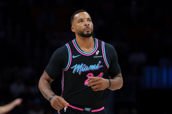 Mạnh! Powell ghi 261 điểm sau 10 trận đầu tiên trong sự nghiệp Heat, phá kỷ lục của đội James