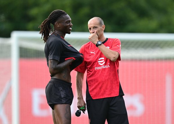 Bầu trời Ý: Milan sẽ tiếp tục tập luyện vào ngày mai, Nkunku, Leo, Gabbia và Maignan sẽ trở lại