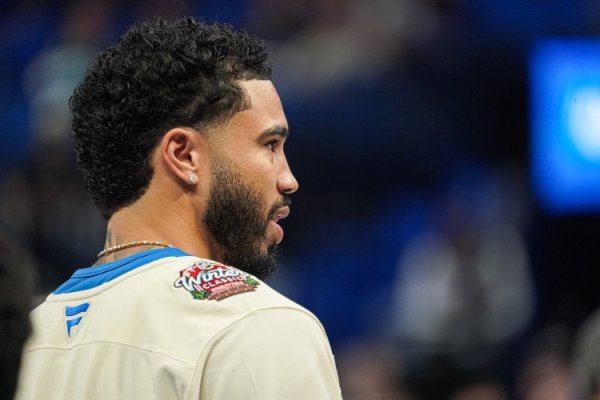 Tatum sẽ trở lại trong mùa giải này? Thomas Jr.: Anh ấy là một đối thủ cạnh tranh bẩm sinh, tôi nghĩ anh ấy nên dành thời gian