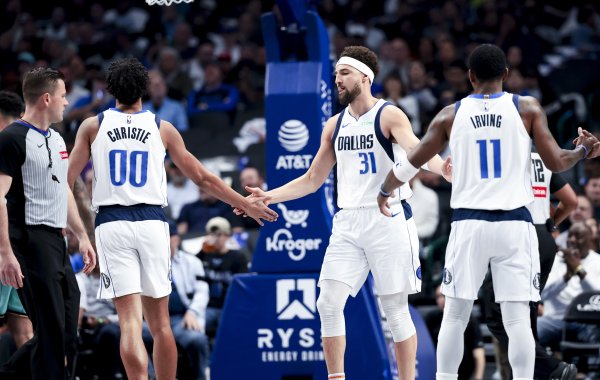 Phóng viên của đội: Christie đã trở thành nhân vật được yêu thích mới của Mavericks. Anh hoàn toàn có thể thay thế Clay, người đã qua thời đỉnh cao.